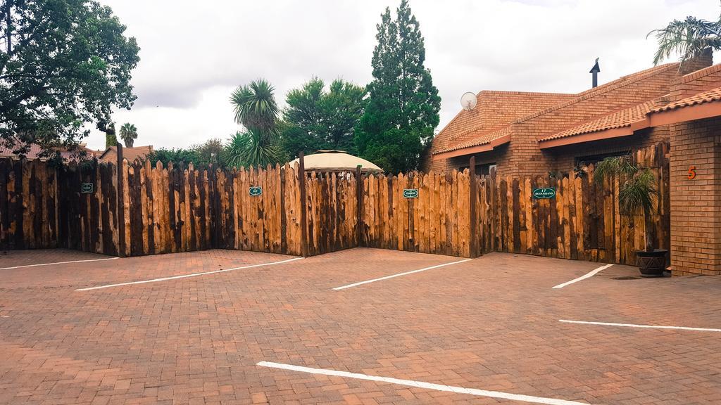 Aark Guest Lodge Вандербейлпарк Екстериор снимка