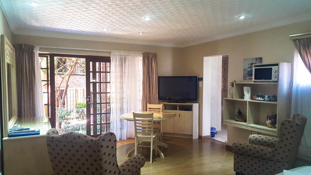 Aark Guest Lodge Вандербейлпарк Екстериор снимка