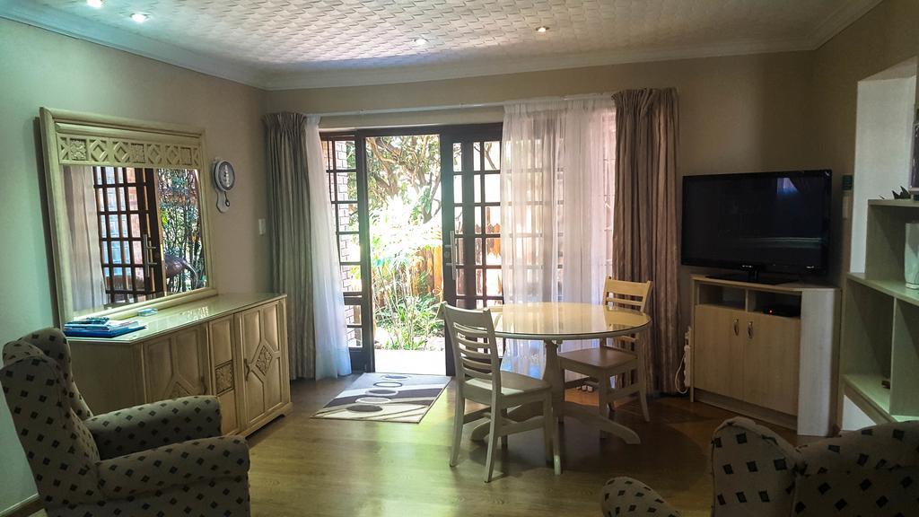 Aark Guest Lodge Вандербейлпарк Екстериор снимка